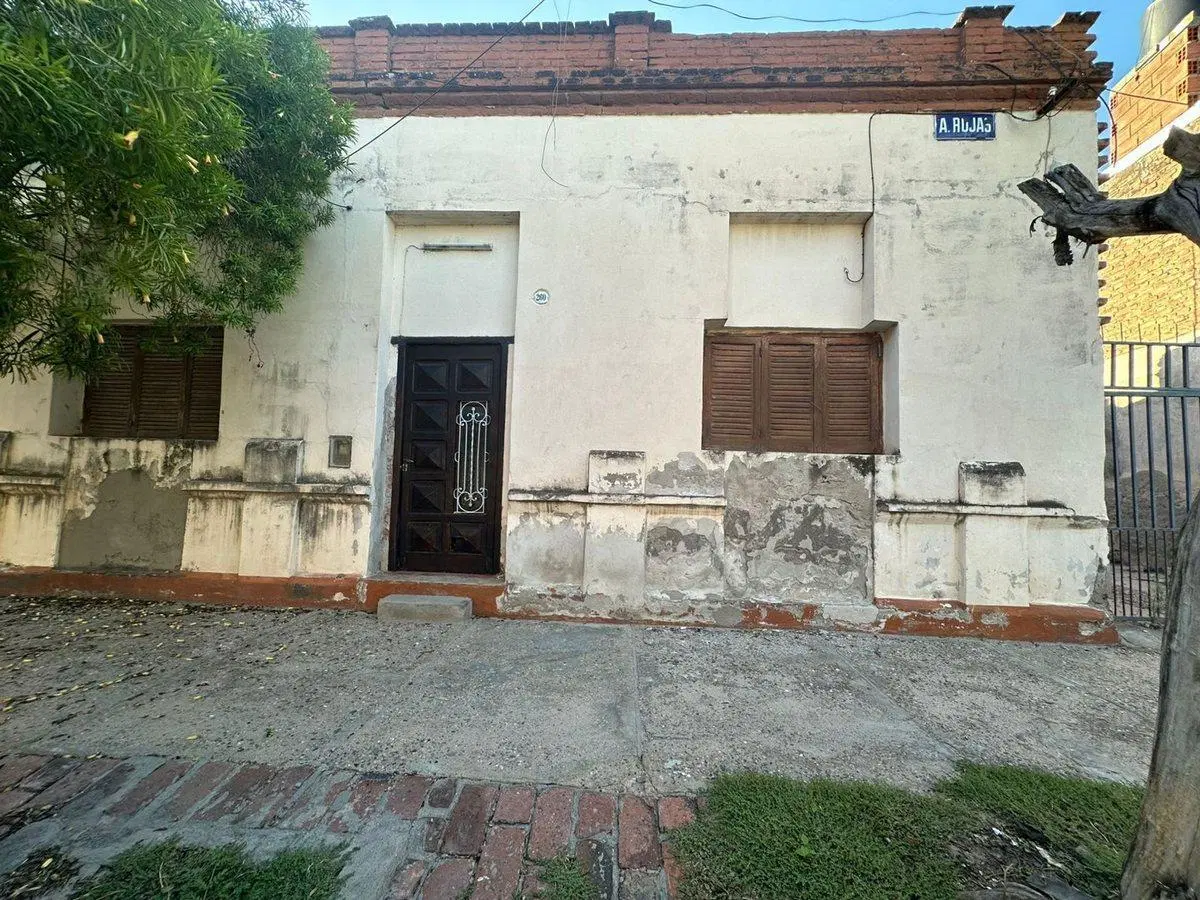 Venta de imponente propiedad- a refaccionar 4