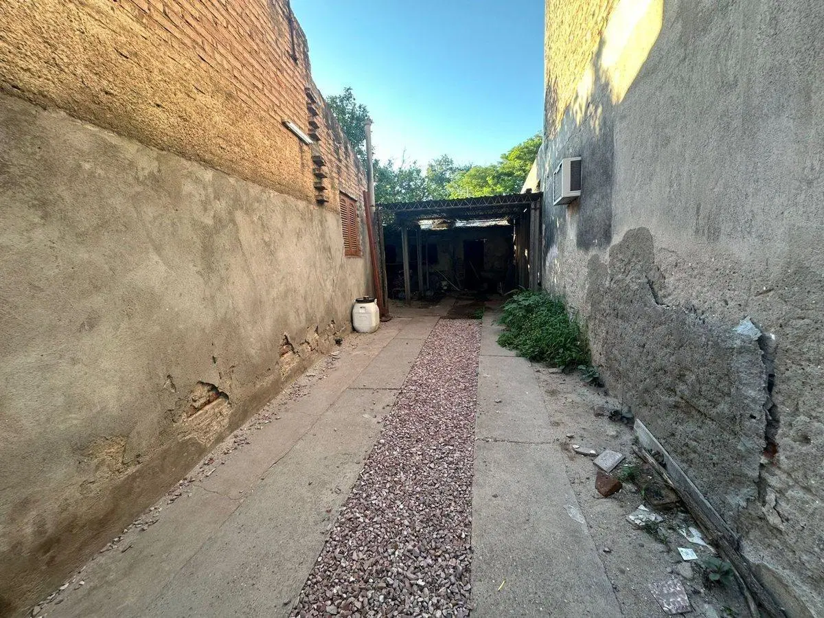Venta de imponente propiedad- a refaccionar 2