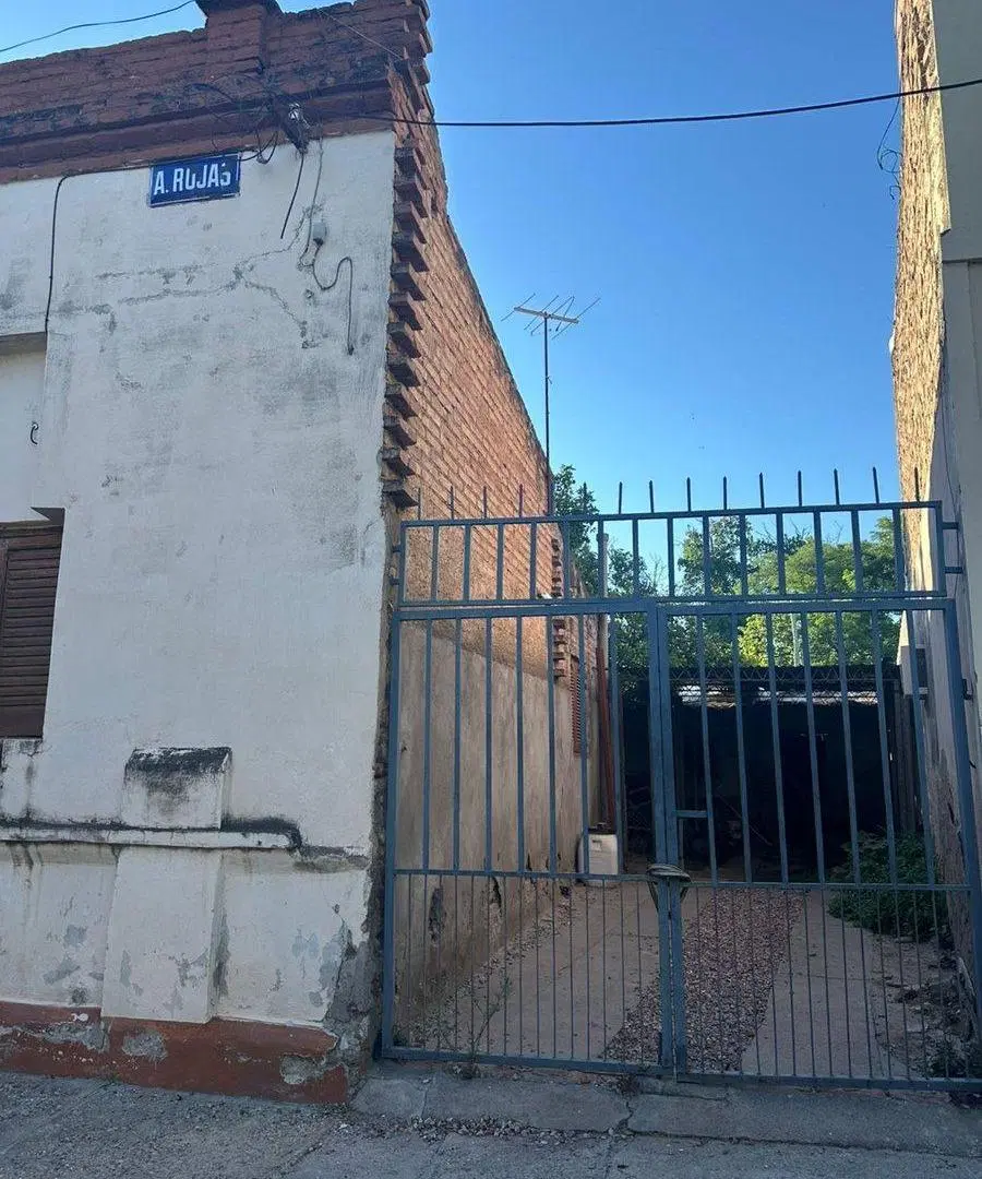 Venta de imponente propiedad- a refaccionar 3