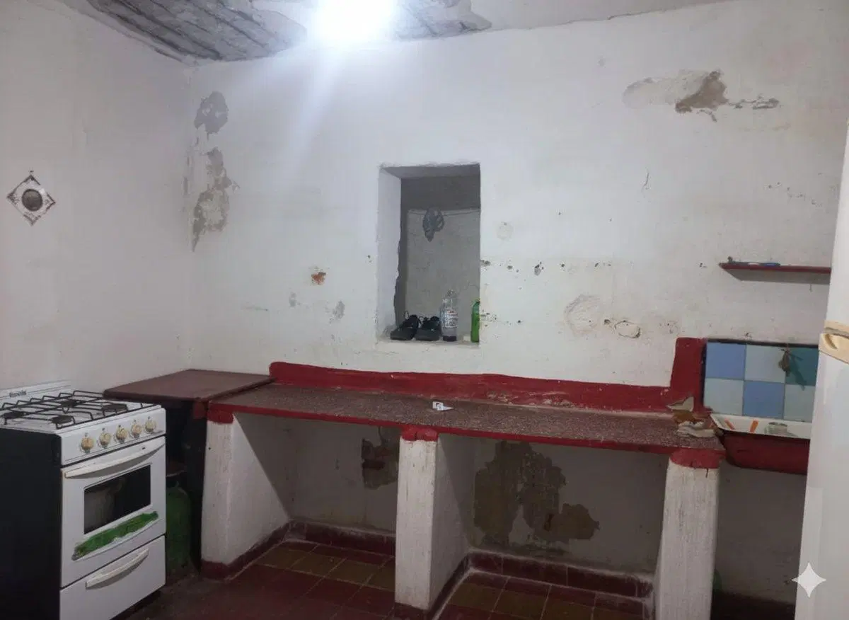 CASA ESQUINA A REFACCIONAR-Bº BORGES 4