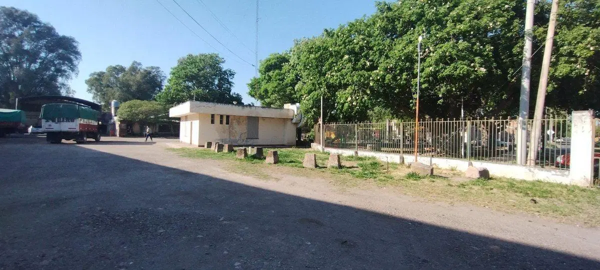 VENTA GALPONES EN AV. BELGRANO NORTE 3