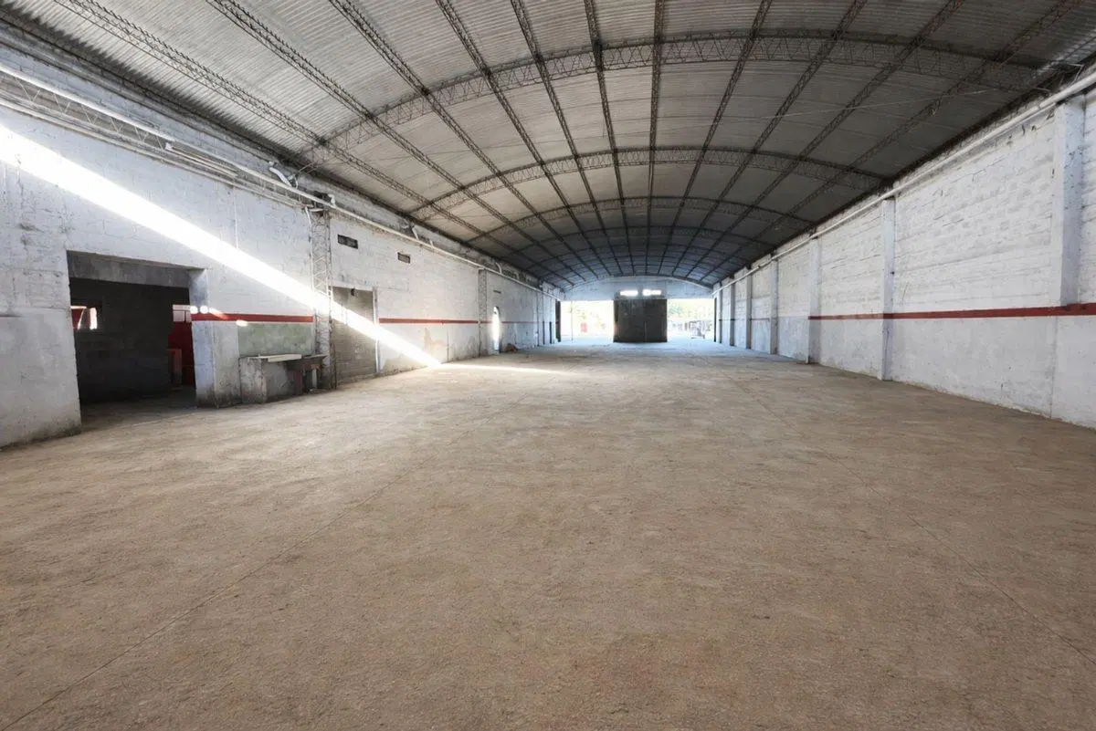 En Venta Galpones Estratégicos sobre Av. Libertad. 4
