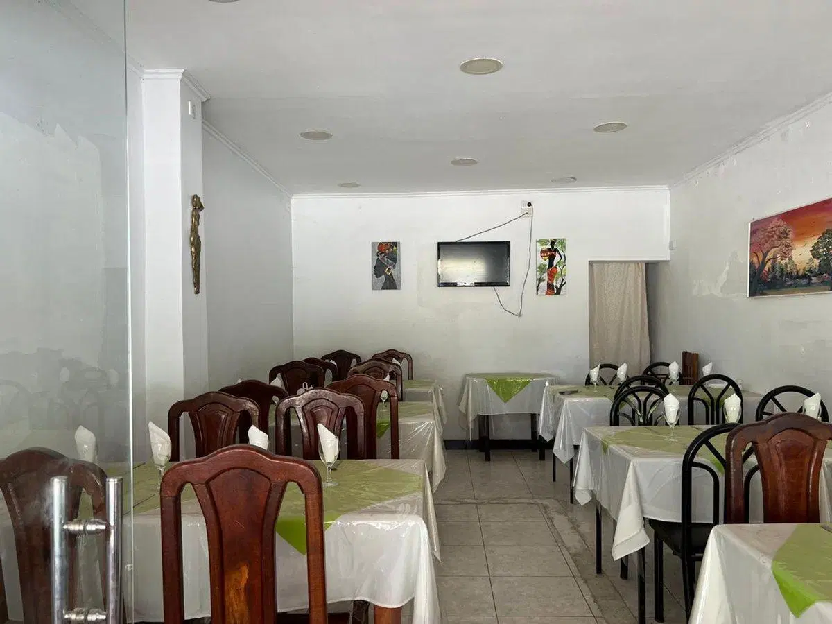 VENTA DE CASA, ALOJAMIENTO Y LOCALES EN TERMAS 4