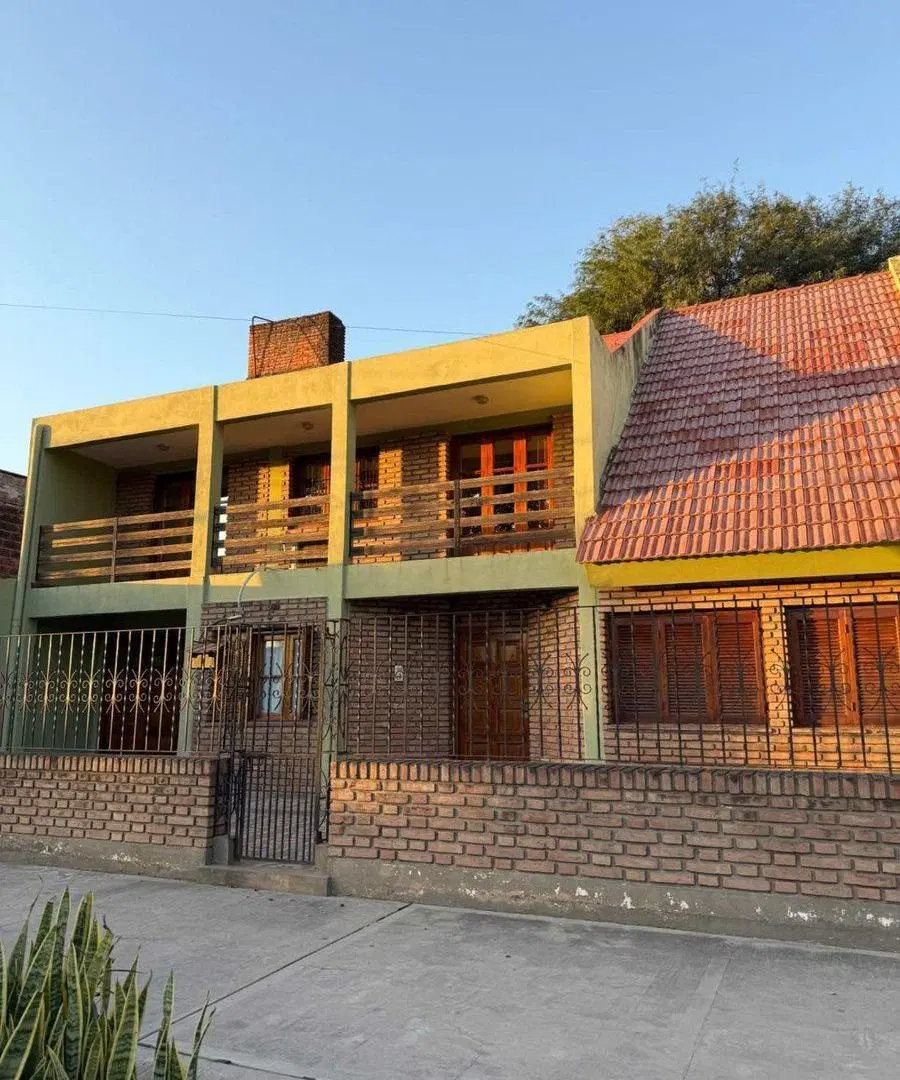 VENTA DE CASA EN EL CENTRO DE LA BANDA 2