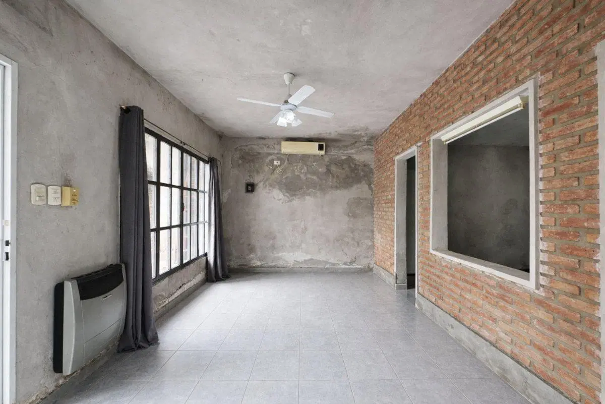 CASA CON 2 VIVIENDAS EN VENTA EN B° LOS IMIGRANTES 3