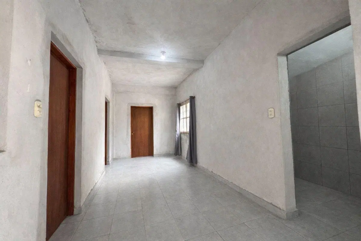 CASA CON 2 VIVIENDAS EN VENTA EN B° LOS IMIGRANTES 8