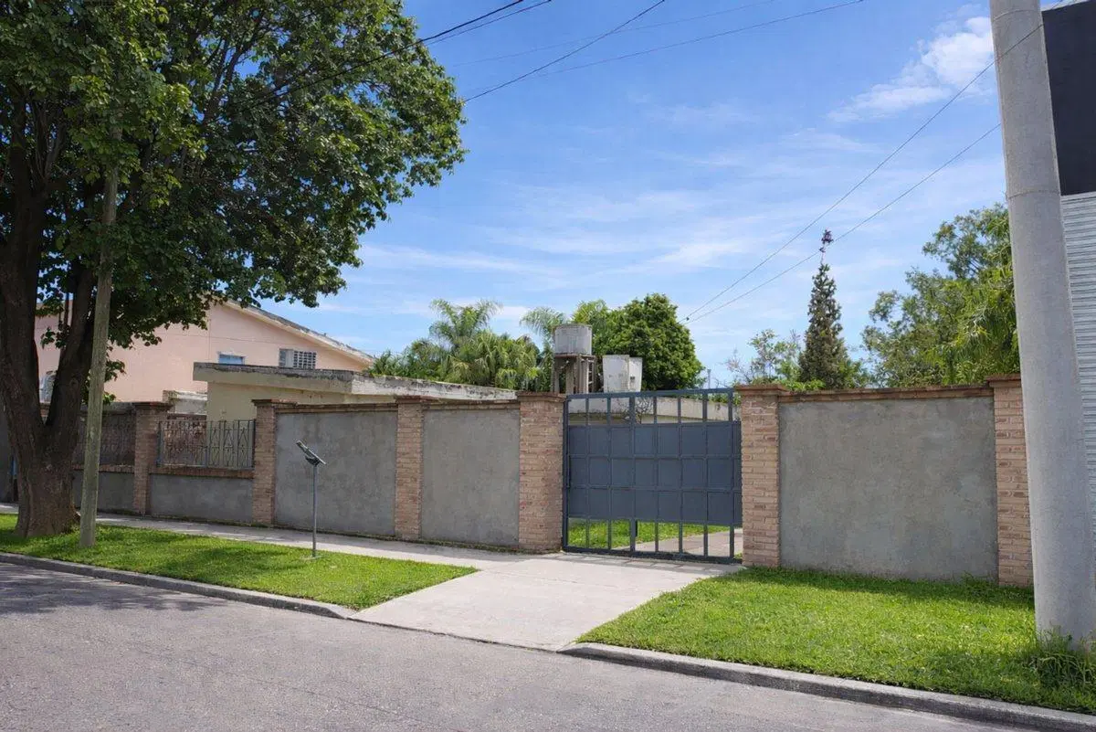 CASA CON 2 VIVIENDAS EN VENTA EN B° LOS IMIGRANTES 2