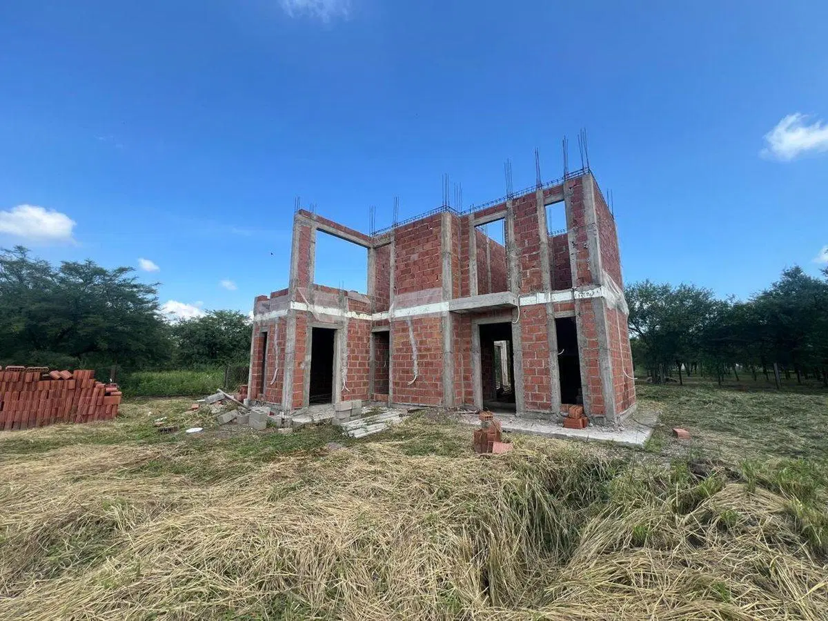 VENTA CASA EN CONSTRUCCION B° PRIVADO ENEA 3