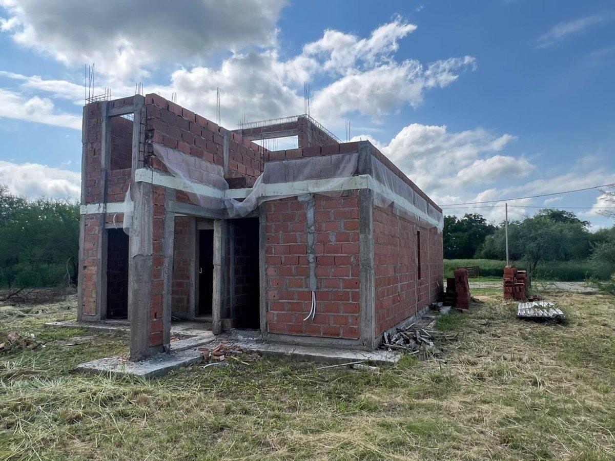 VENTA CASA EN CONSTRUCCION B° PRIVADO ENEA