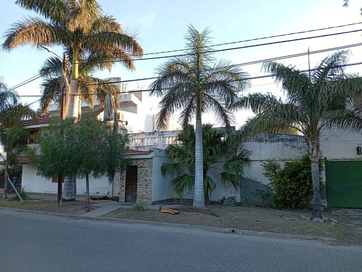 VENTA DE CASA - BARRIO CABILDO 4
