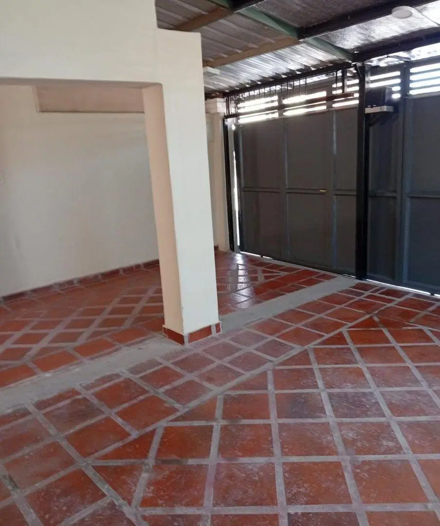 CASA Y OFICINA EN VENTA - EXCELENTE UBICACION 4
