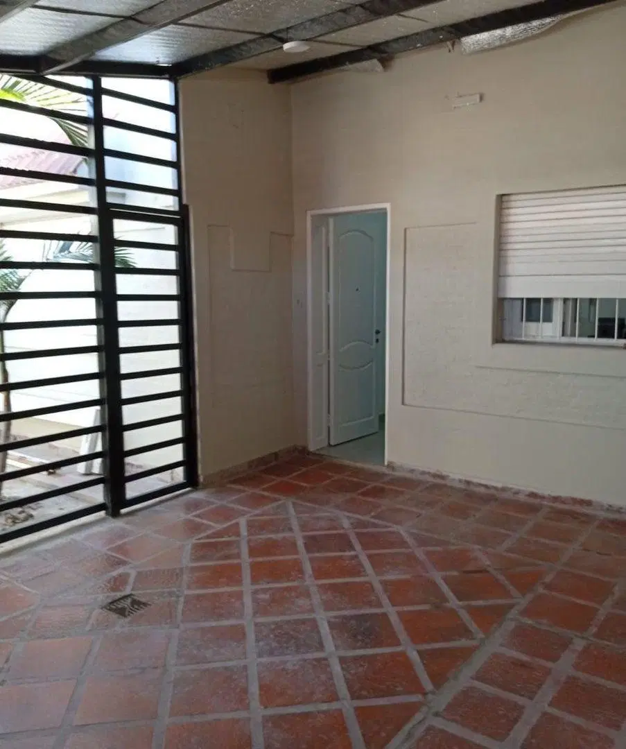 CASA Y OFICINA EN VENTA - EXCELENTE UBICACION 3
