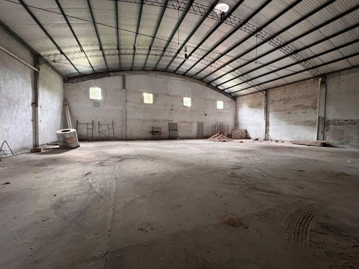 VENTA DE GALPÓN DE 800 m² CON LOCAL COMERCIAL 5