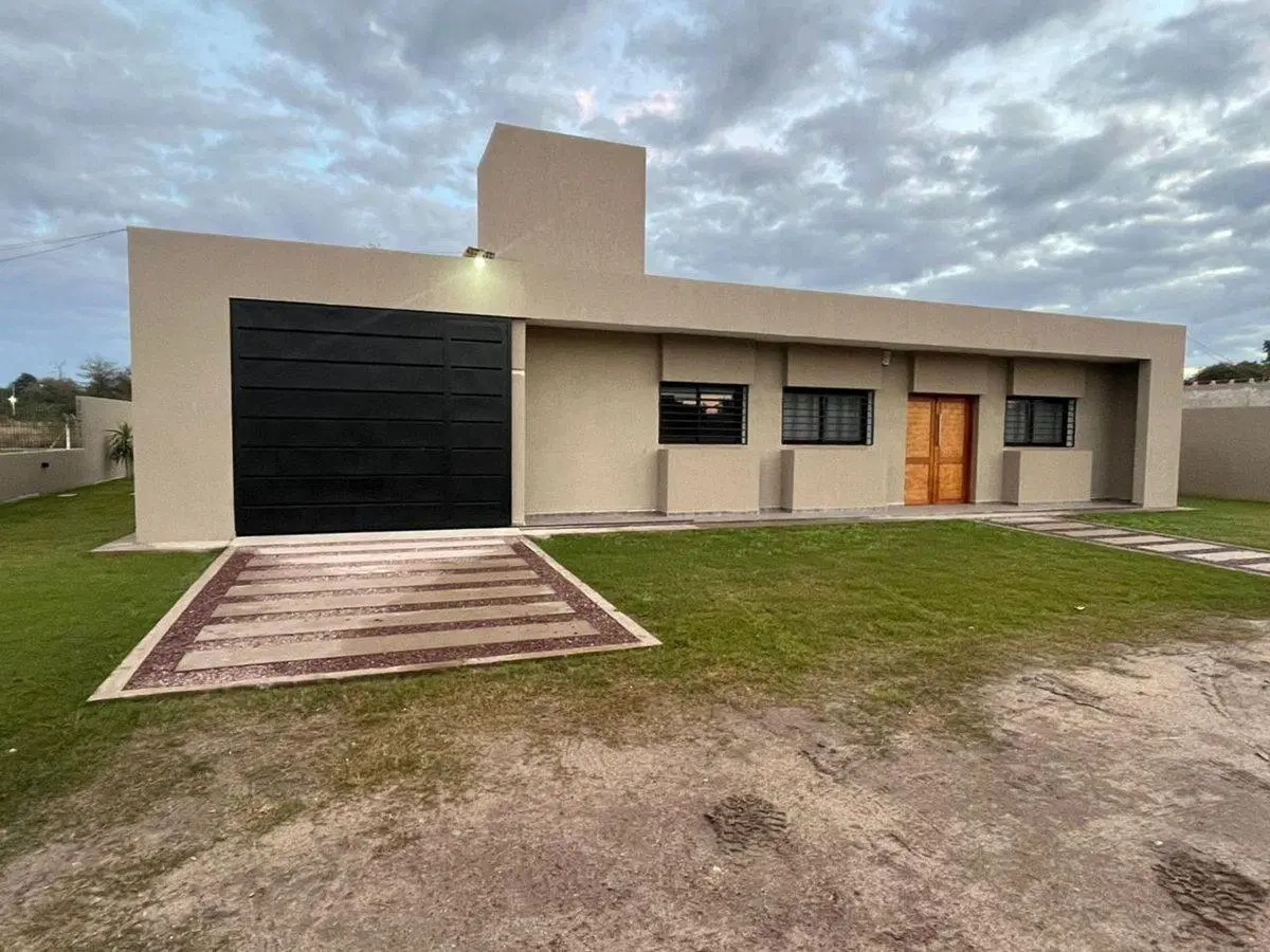 CASA/FINCA "EL CALDEN" SOBRE RUTA 1 5
