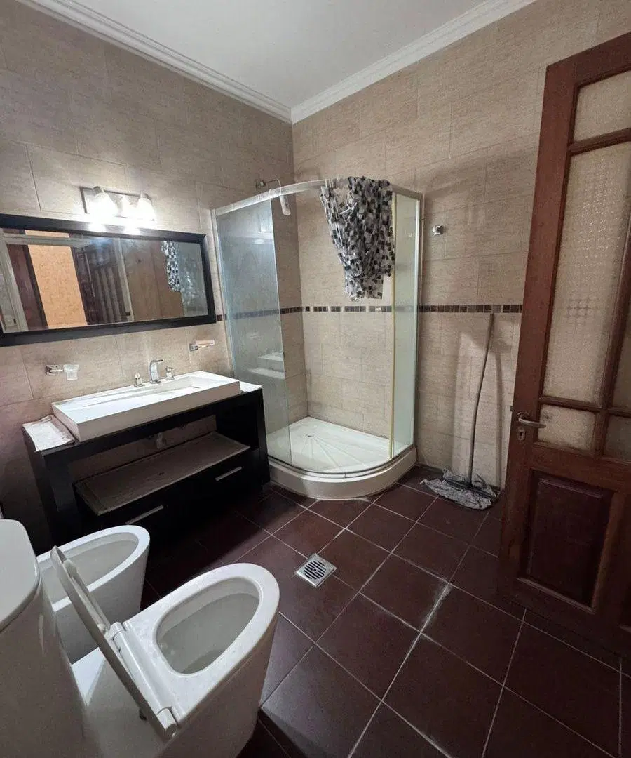 IMPORTANTE CASA EN VENTA - AV. MORENO (S) AL 700 4