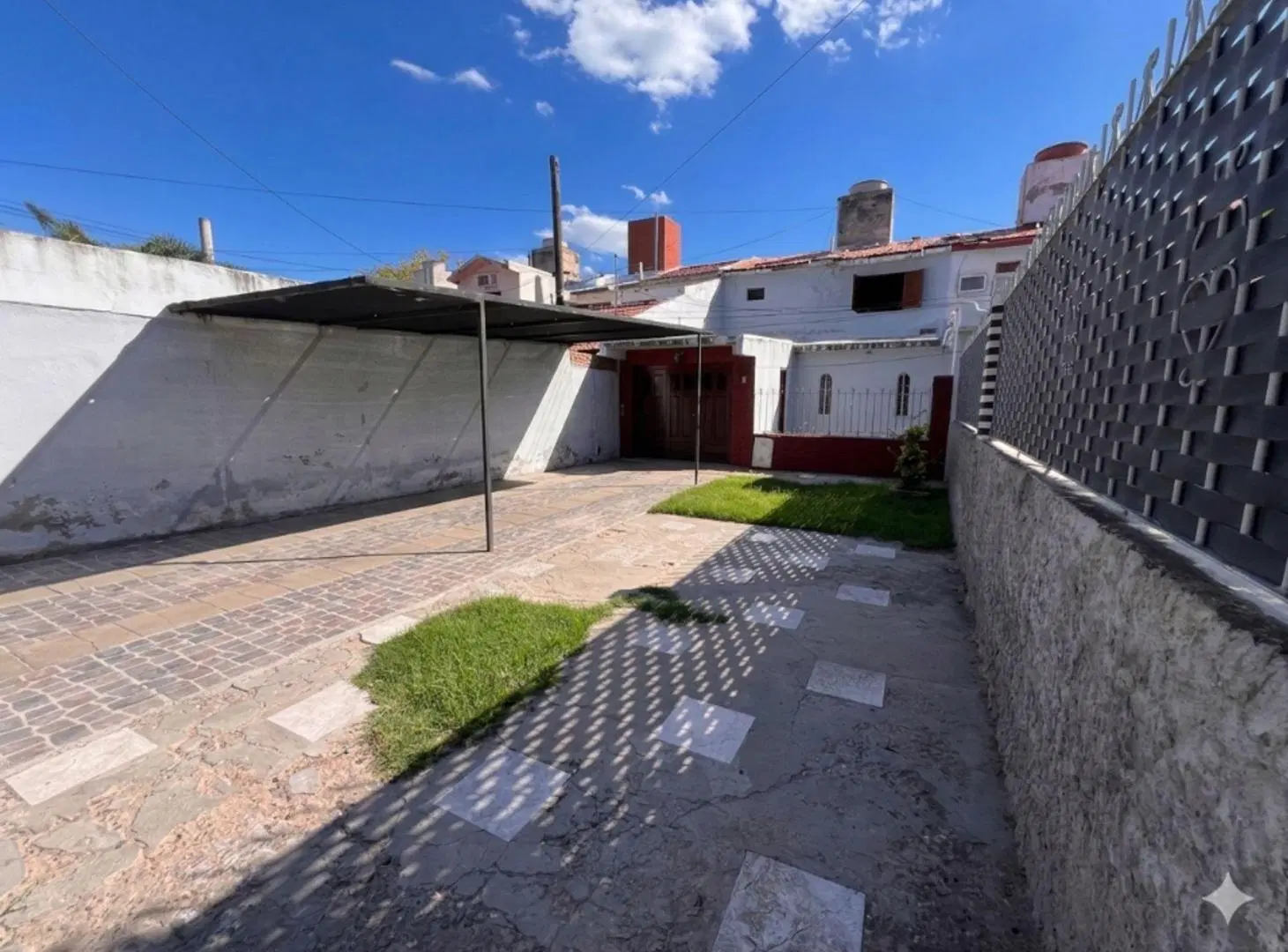 VENTA CASA 3 DORMITORIOS BARRIO INMIGRANTES 5