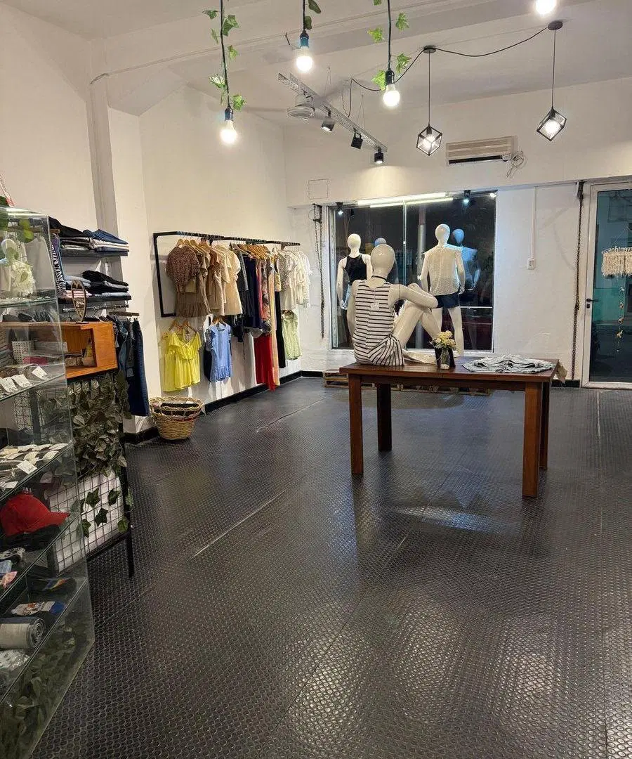 VENTA DE LOCAL CENTRICO LA PLATA Y JUJUY 4