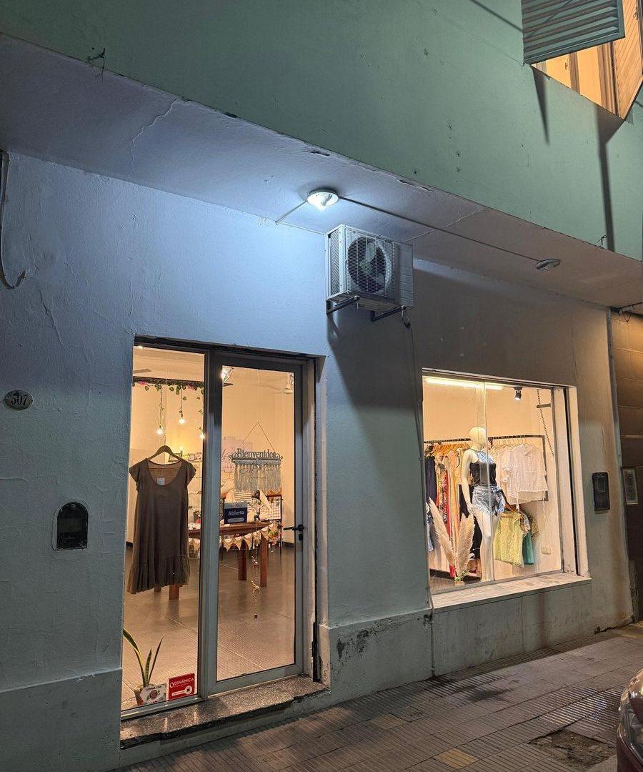 VENTA DE LOCAL CENTRICO LA PLATA Y JUJUY