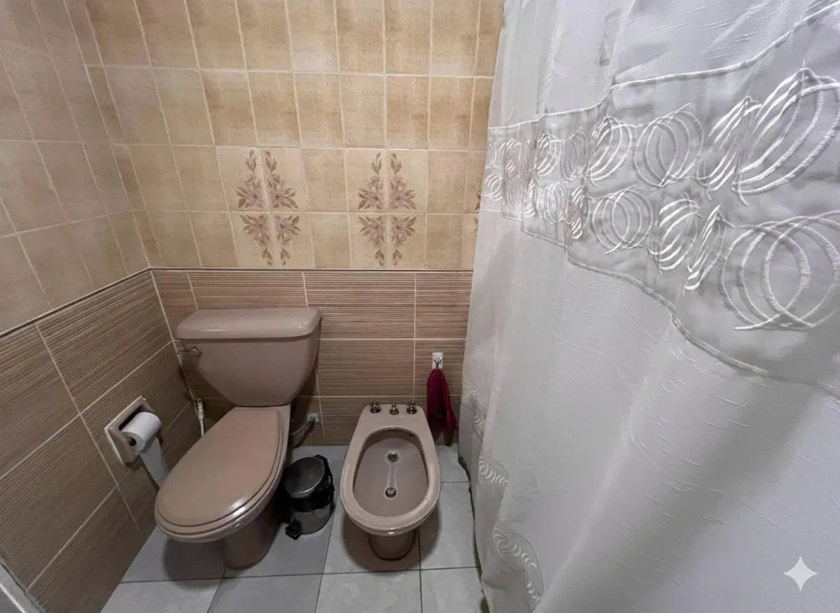 VENTA CASA SOBRE AV. BELGRANO SUR Y ALSINA 4