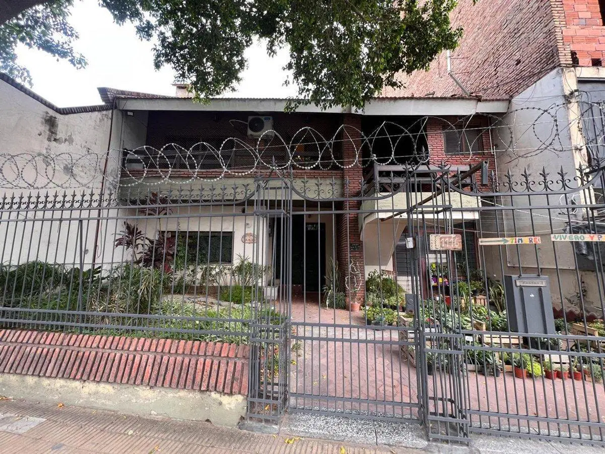 VENTA CASA SOBRE AV. BELGRANO SUR Y ALSINA 2