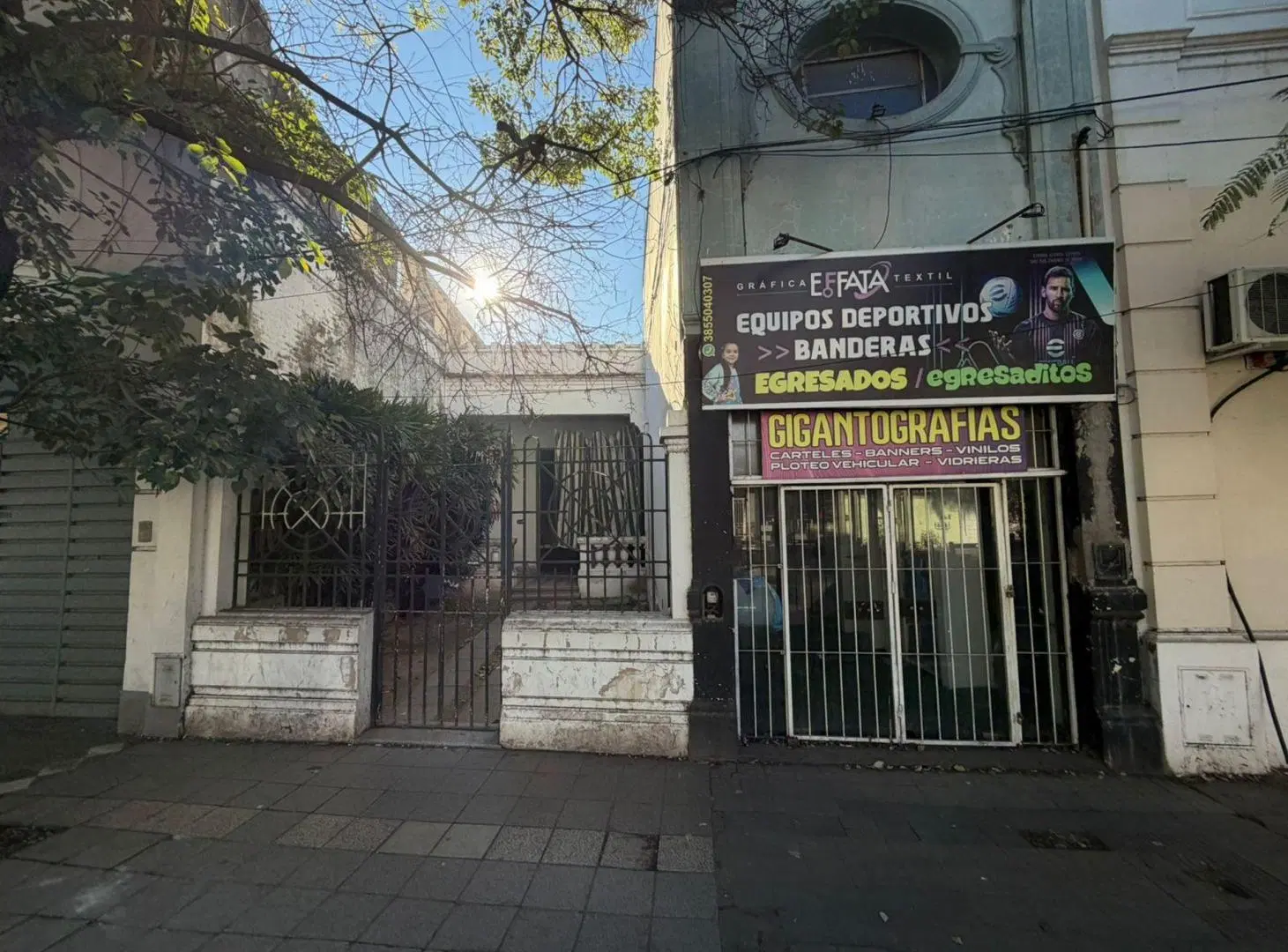 EN VENTA - CASA CON LOCAL COMERCIAL - AV. BELGRANO 3