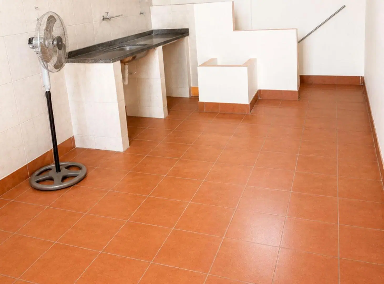 EN VENTA - CASA CON LOCAL COMERCIAL - AV. BELGRANO 4