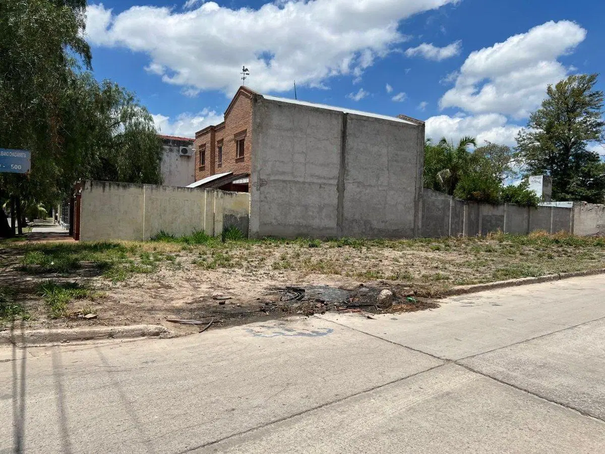 VENTA DE LOTE ESQUINA EN B° CABILDO 3