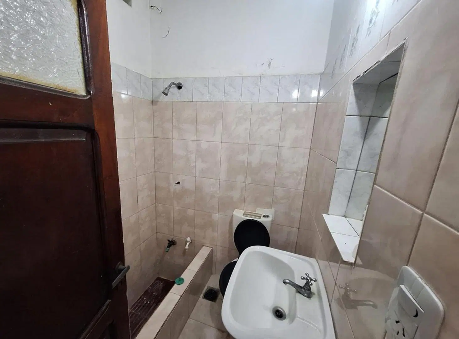 VENTA HOTEL EN CENTRO TERMAS RIO HONDO 4