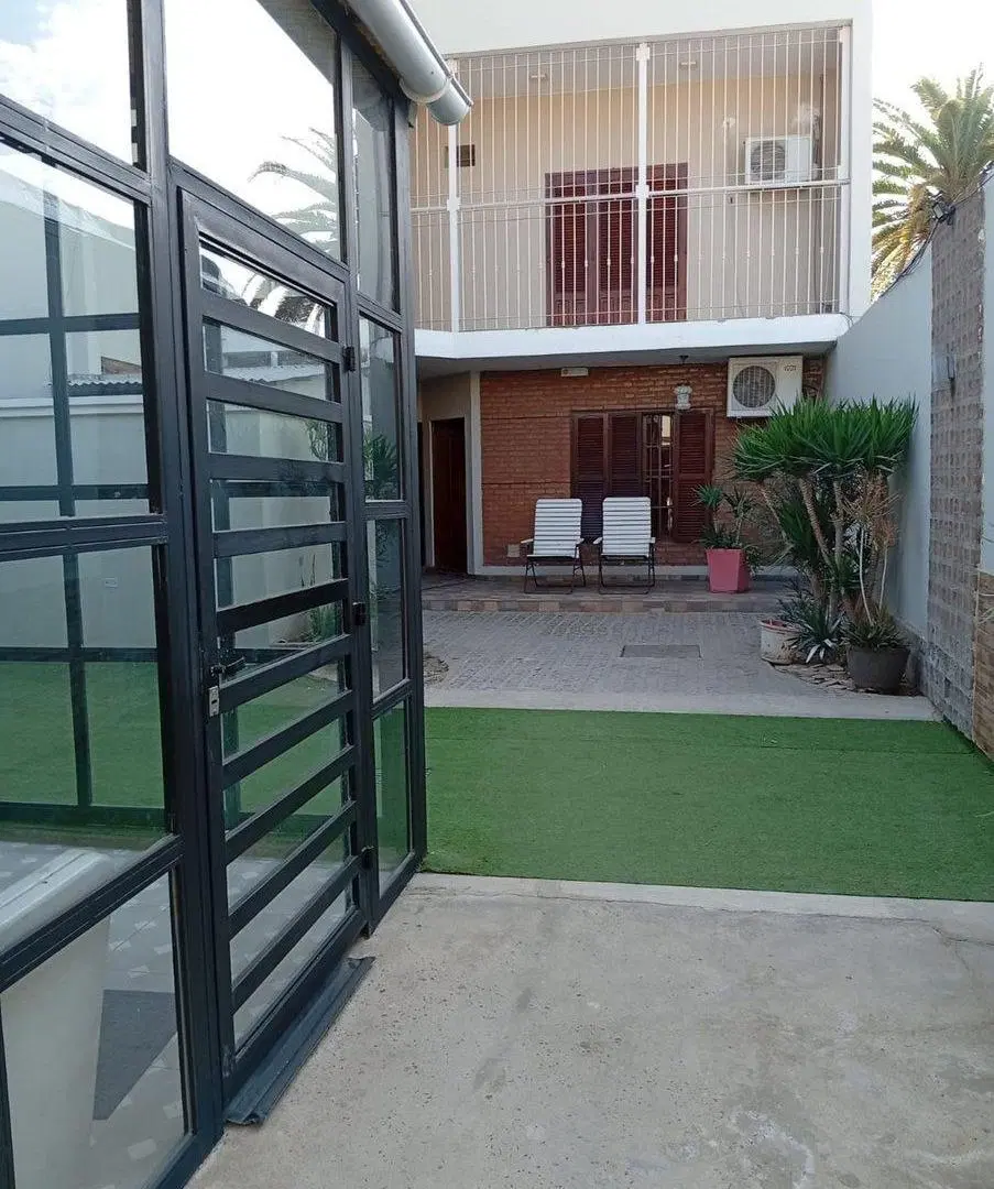 CASA Y OFICINA EN VENTA - EXCELENTE UBICACION 2