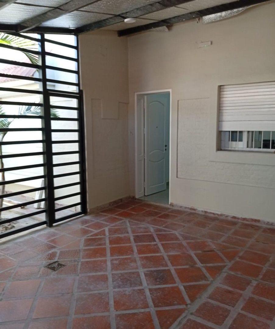 Foto de CASA Y OFICINA EN VENTA - EXCELENTE UBICACION, imagen 1