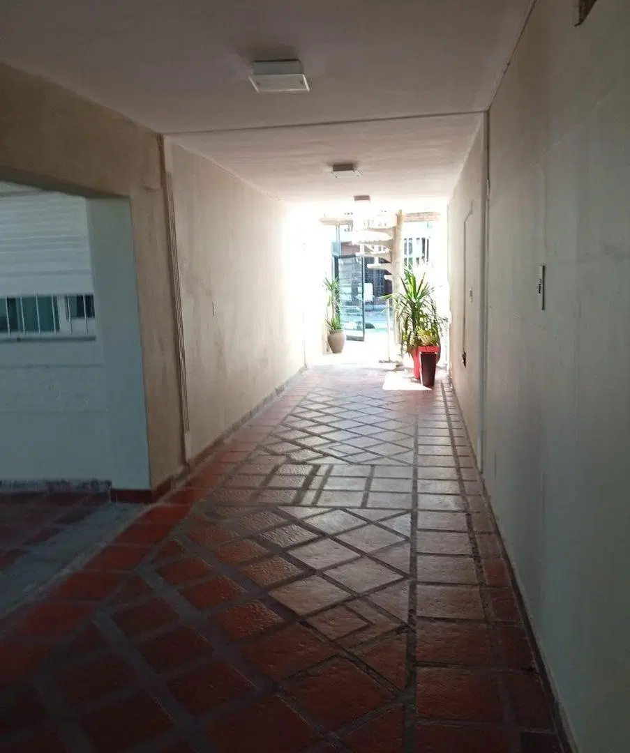 CASA Y OFICINA EN VENTA - EXCELENTE UBICACION 8