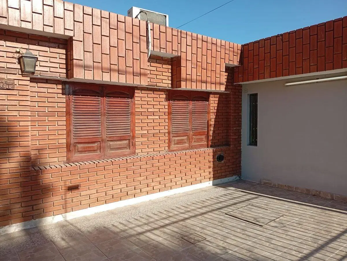 CASA EN VENTA DE 3 DORMITORIOS 3