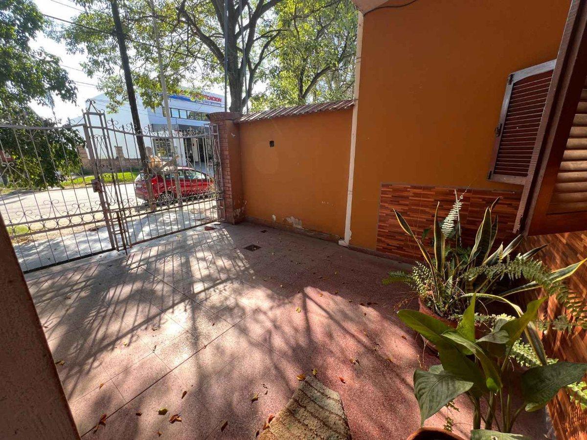 Foto de VENTA Casa 3 Dormitorios sobre Necochea La Banda, imagen 4