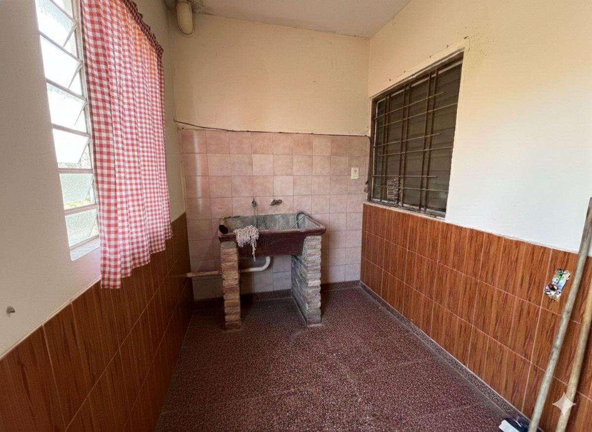 Foto de VENTA Casa 3 Dormitorios sobre Necochea La Banda, imagen 3