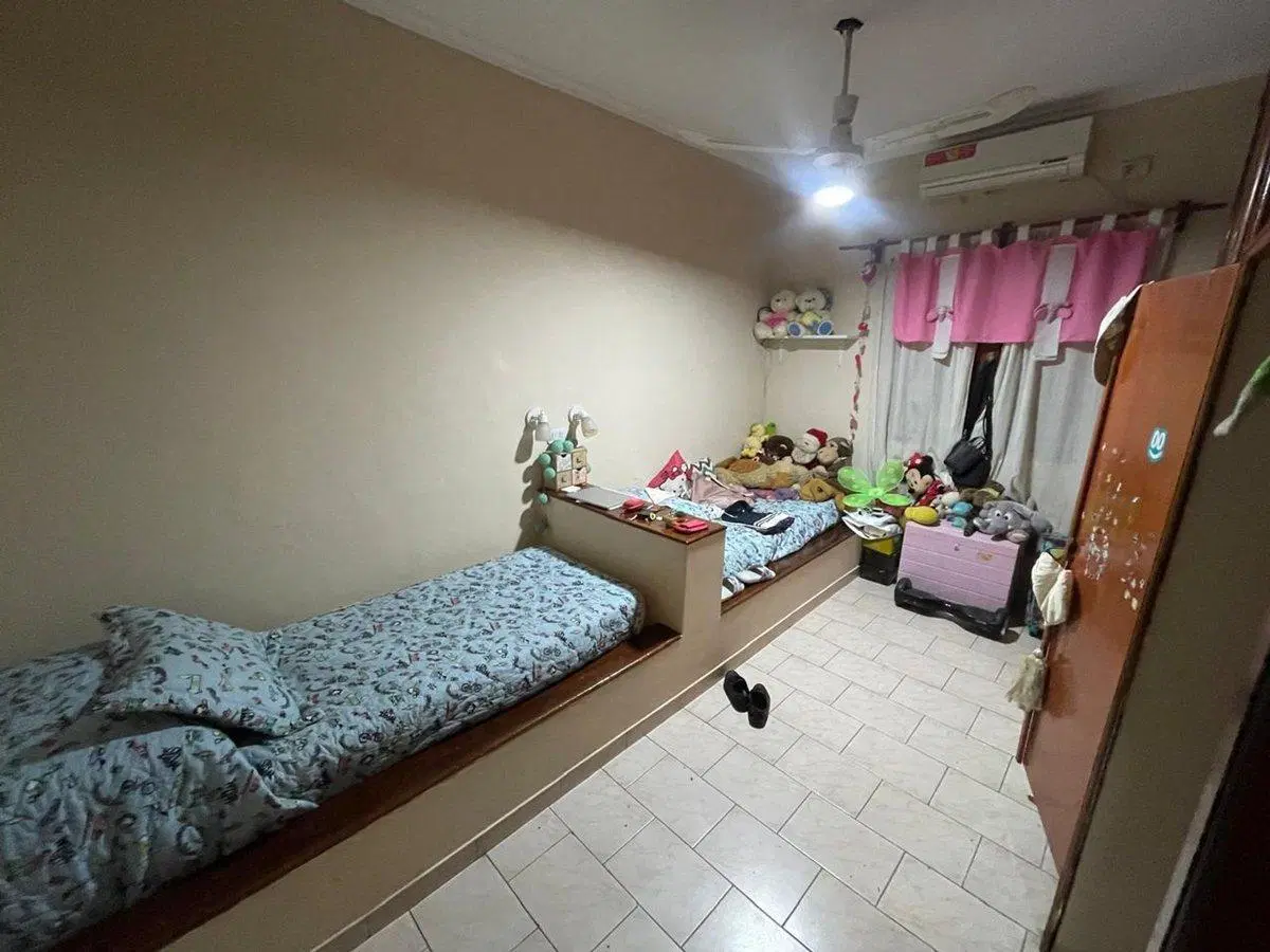 CASA EN VENTA - BARRIO CENTENARIO 8