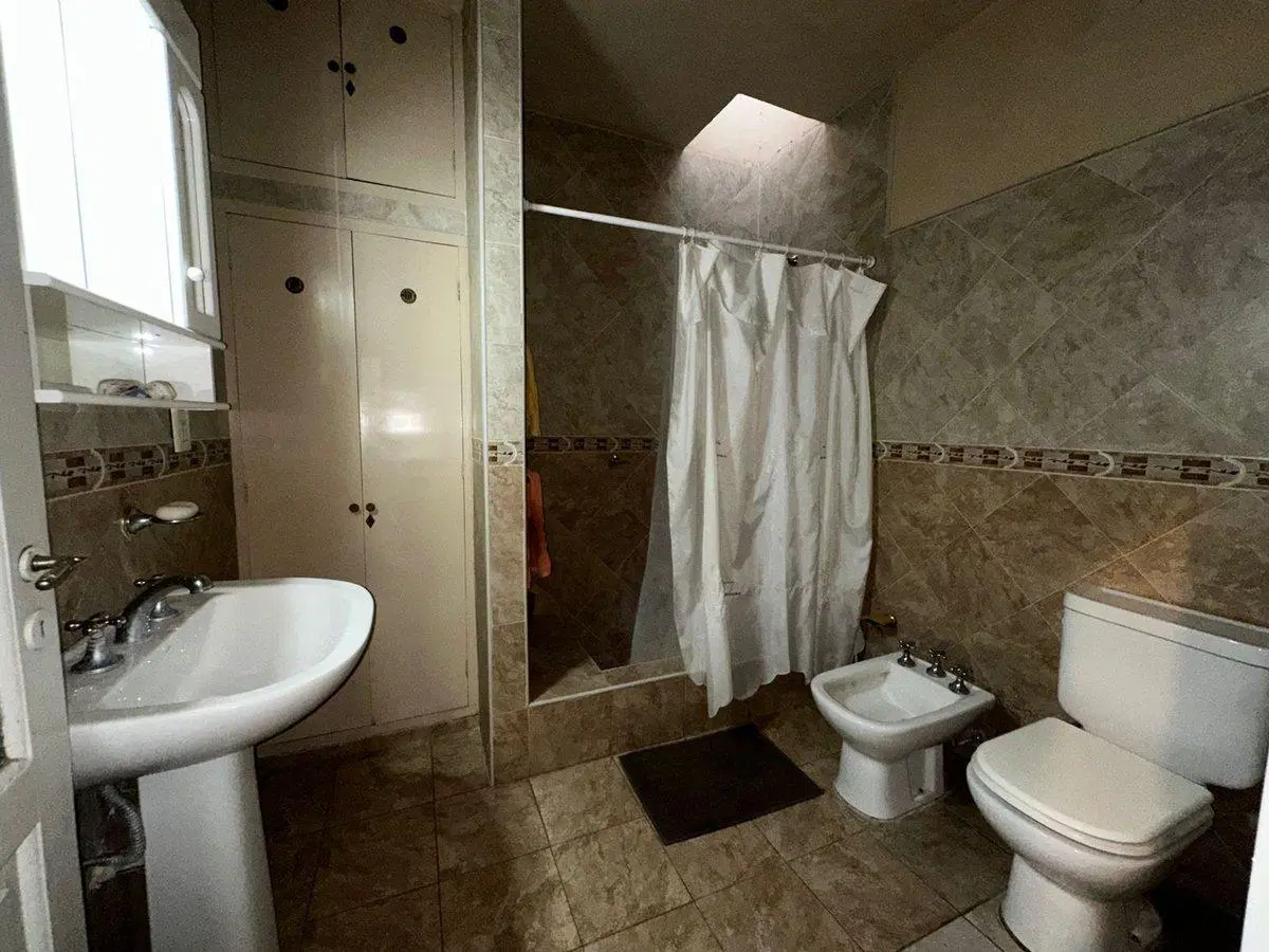 VENTA DE CASA PELLEGRINI Y ROCA 8