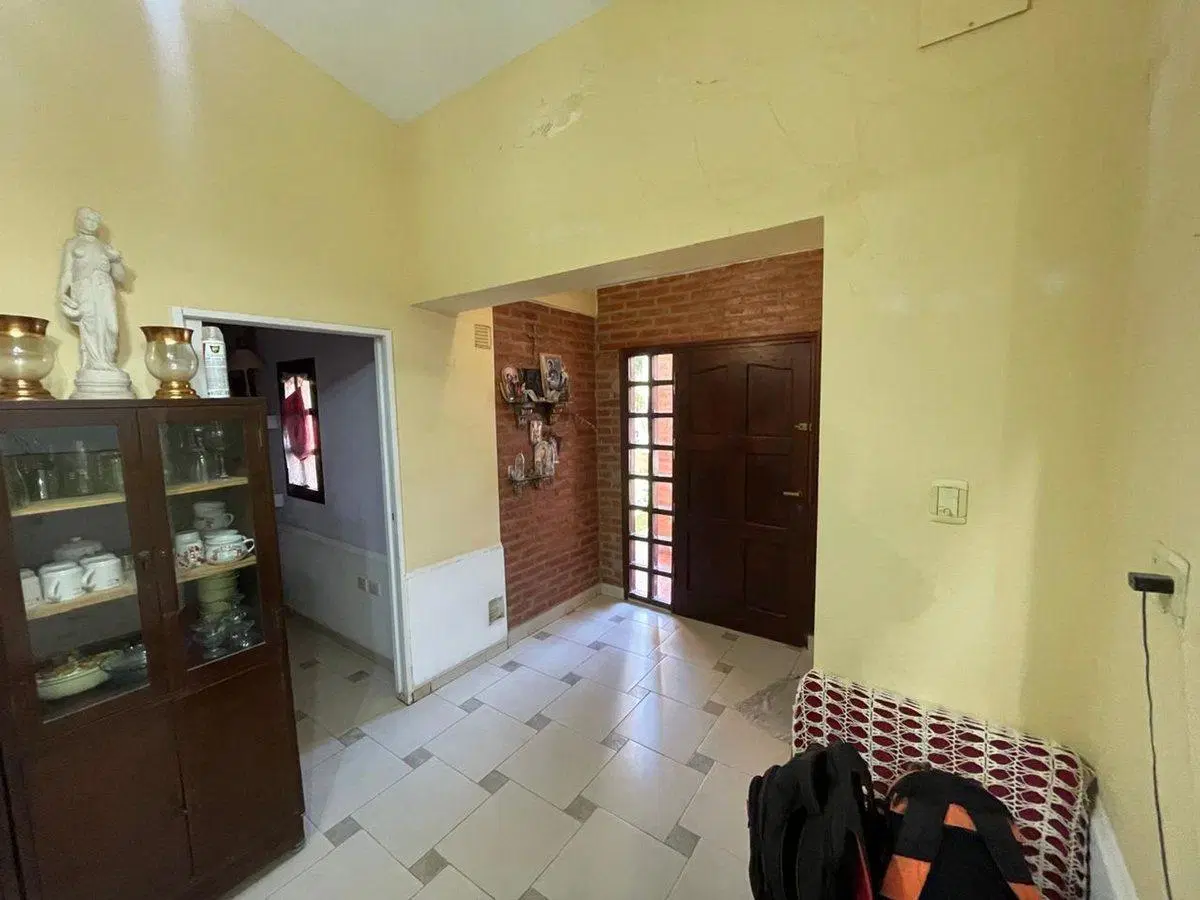 CASA EN VENTA - BARRIO PRIMERA JUNTA - 2 DORM. 2