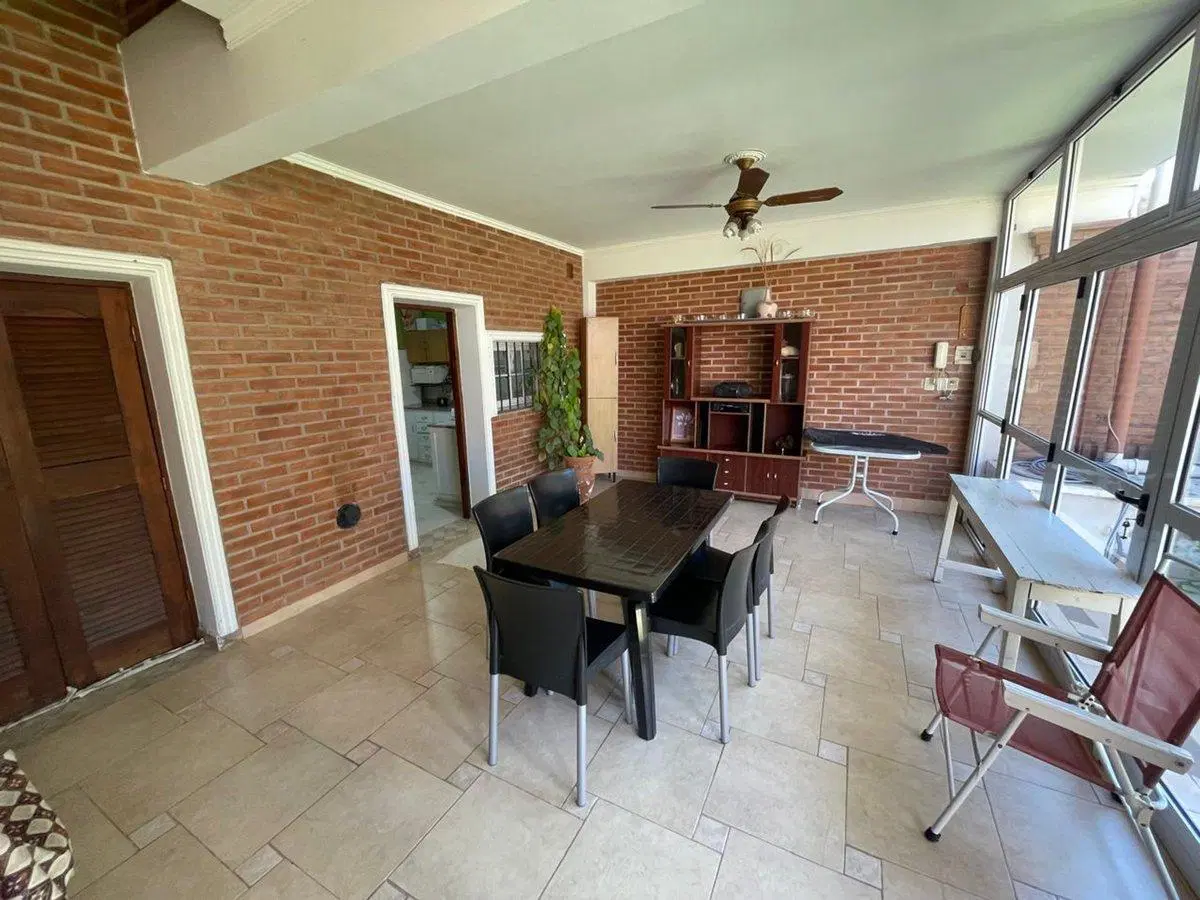 CASA EN VENTA - BARRIO PRIMERA JUNTA - 2 DORM. 8