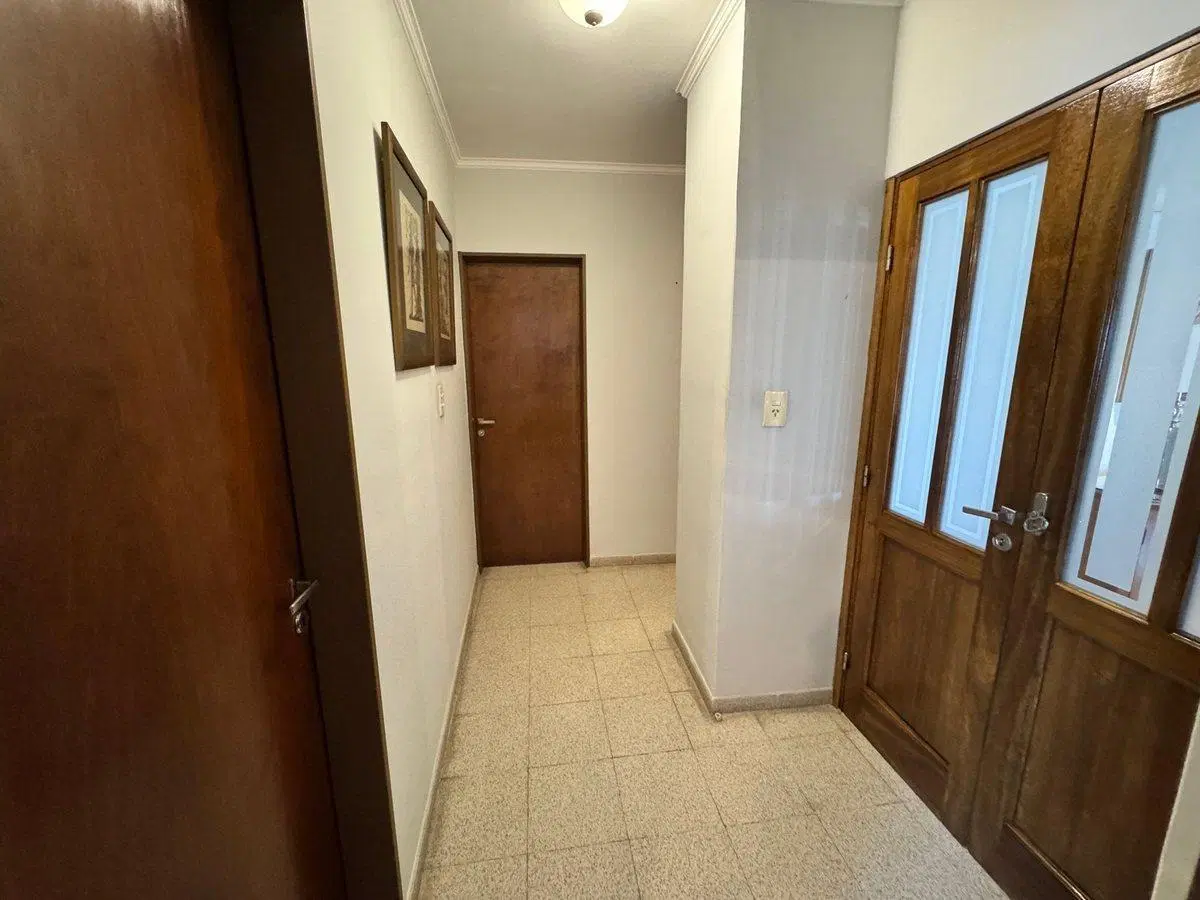 Venta  Depto 3 Dorm. C/cochera en Belgrano Sur. 8