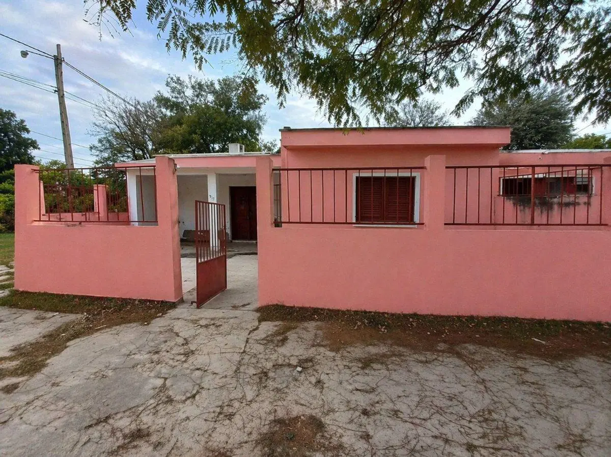 CASA ESQUINA A REFACCIONAR-Bº BORGES 5