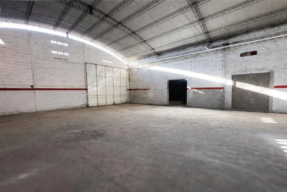 En Venta Galpones Estratégicos sobre Av. Libertad. 4