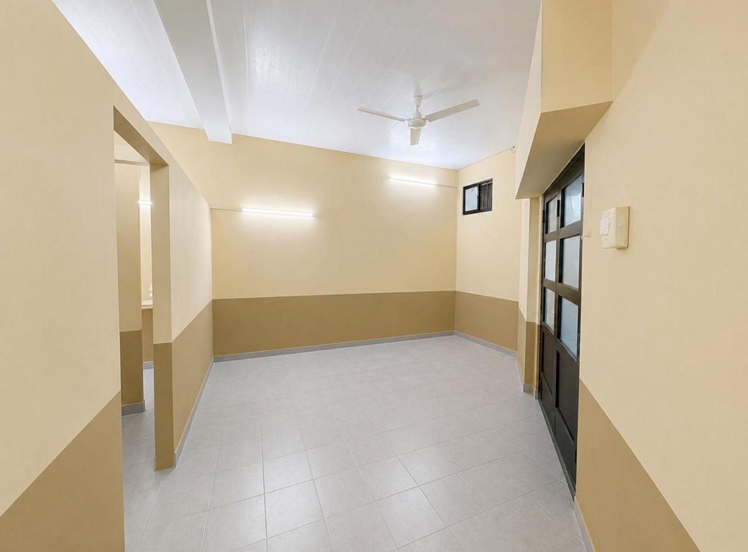 Foto de EN VENTA LOCALES COMERCIALES EN MORENO Y MAIPU, imagen 4