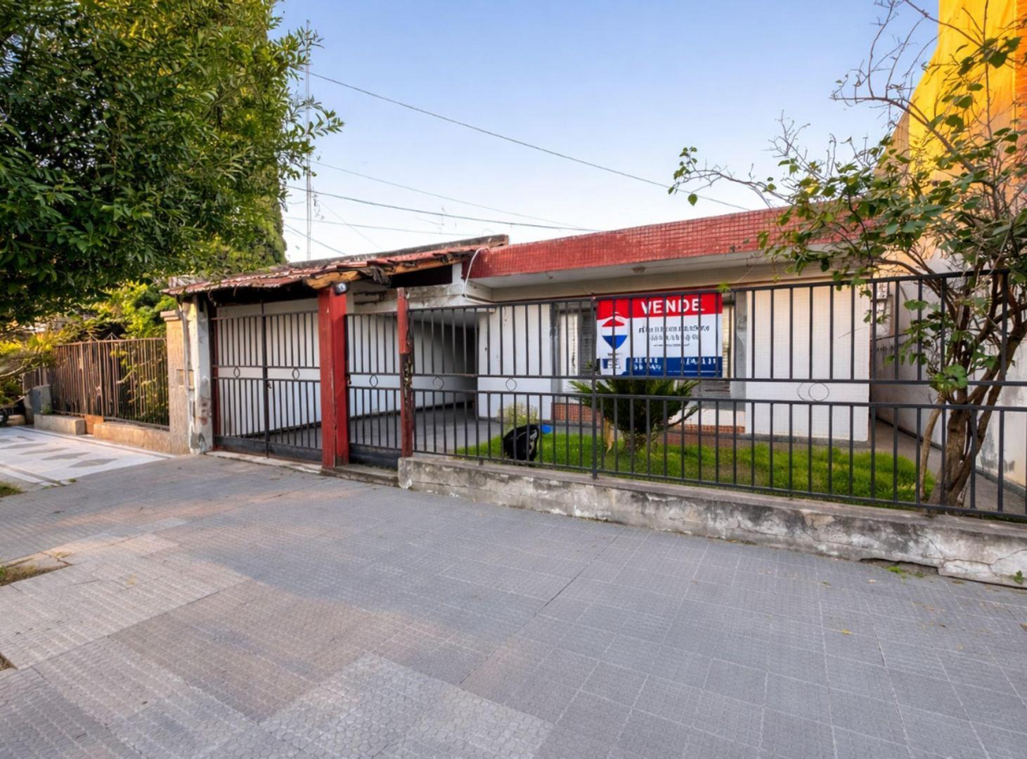 Foto de Venta Casa 3 Dormitorios Zona Centro, imagen 2