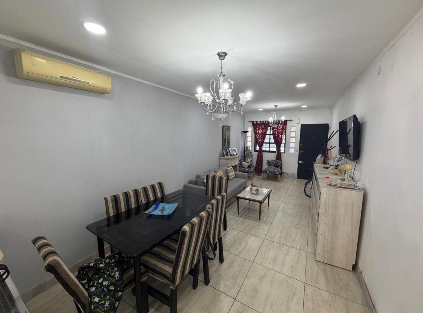 Foto de CASA EN VENTA - RODRIGUEZ AL 1800 - B° SAN MARTIN, imagen 1