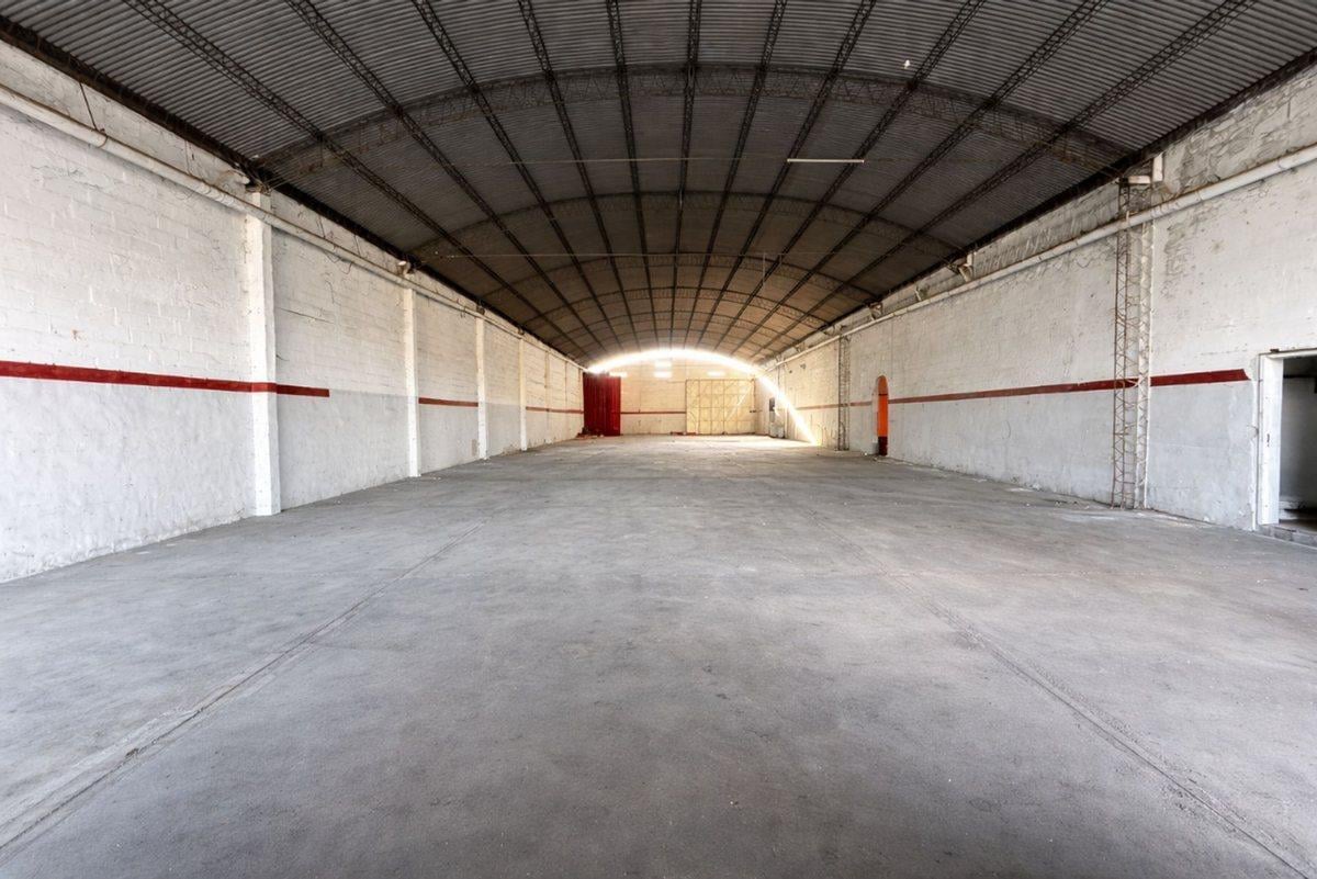 Foto de En Venta Galpones Estratégicos sobre Av. Libertad., imagen 2