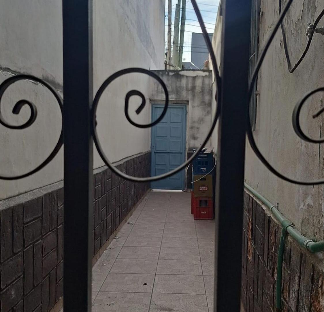 Foto de Venta de casa 3 dorm. calle Presbitero Gorriti, imagen 3