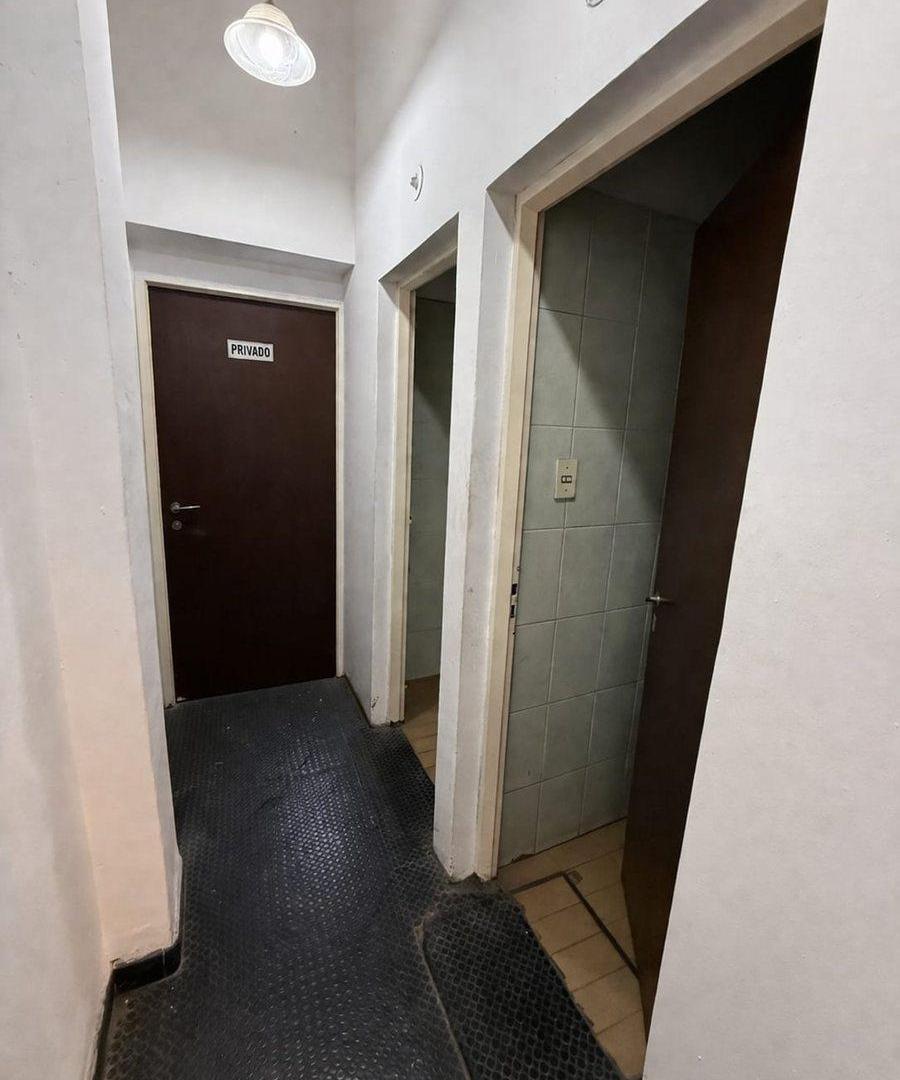 Foto de VENTA DE LOCAL CENTRICO LA PLATA Y JUJUY, imagen 4