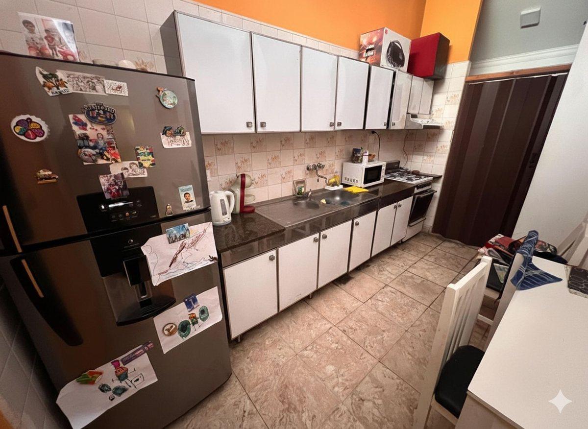 Foto de VENTA CASA SOBRE AV. BELGRANO SUR Y ALSINA, imagen 4