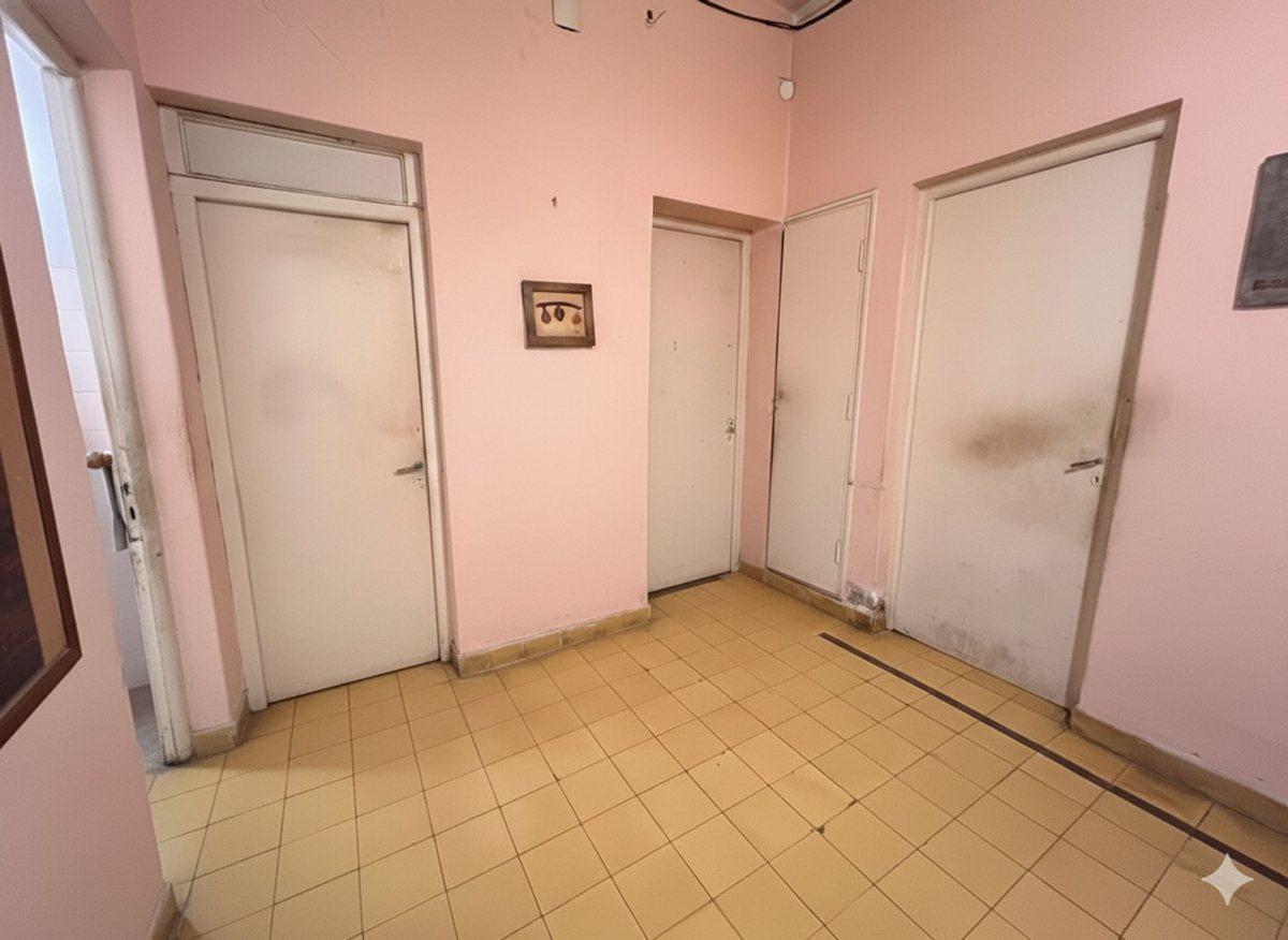 Foto de VENTA CASA SOBRE AV. BELGRANO SUR Y ALSINA, imagen 5