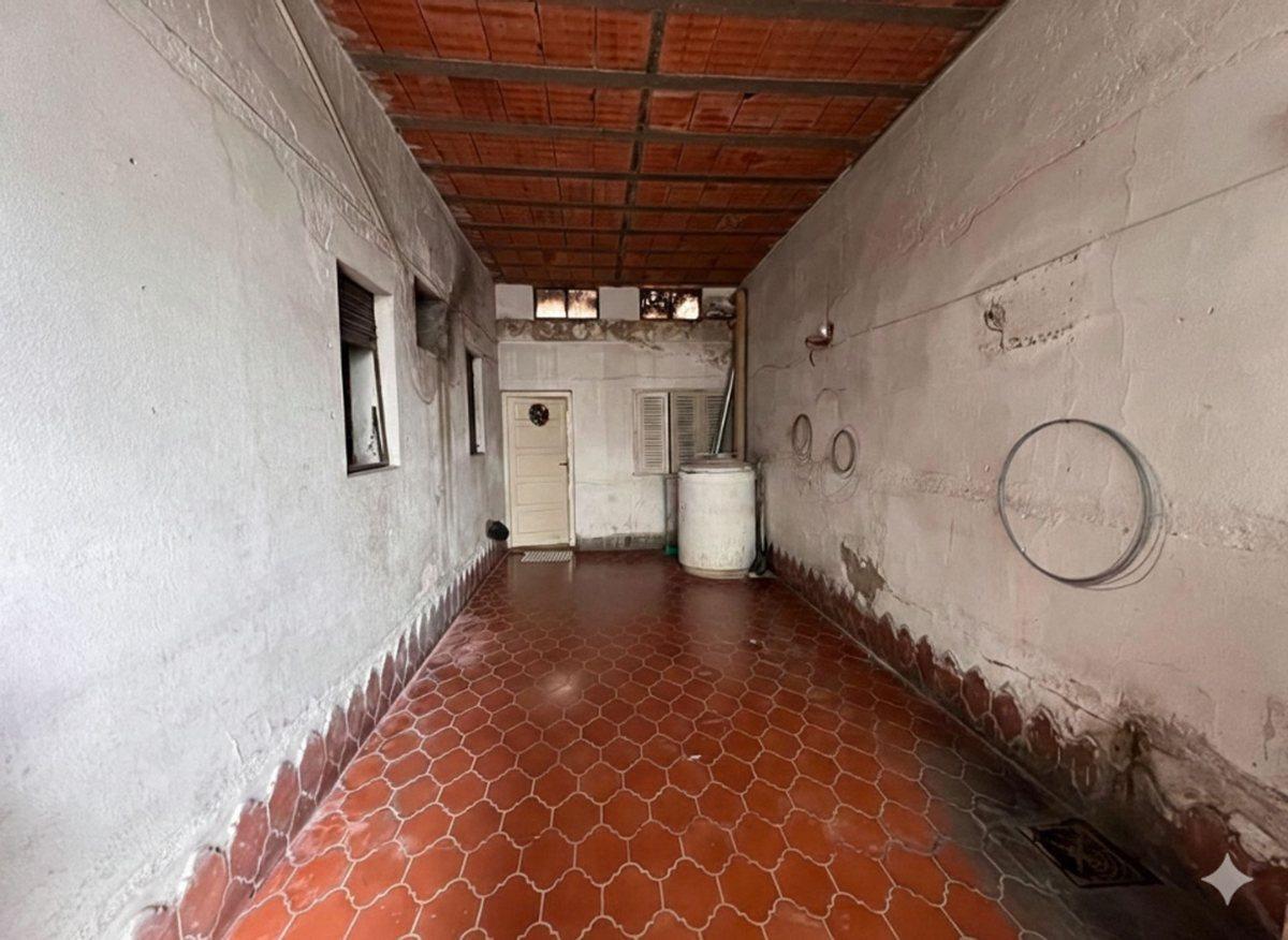 Foto de VENTA CASA SOBRE AV. BELGRANO SUR Y ALSINA, imagen 5